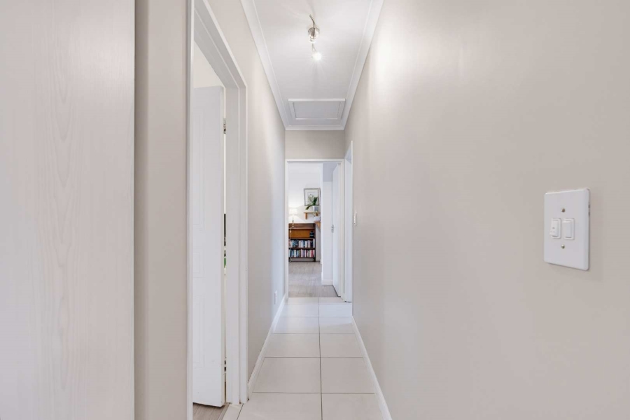 4 Bedroom Property for Sale in Sunningdale Western Cape